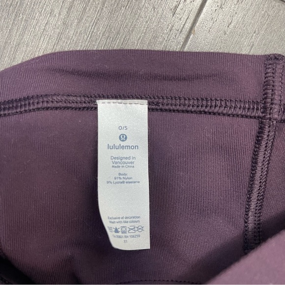 Lululemon Run It Out Toque Black Cherry OS Purple Beanie Hat Pony Tail Opening - Picture 7 of 10